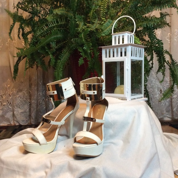 SHOES... - Picture 7 of 11